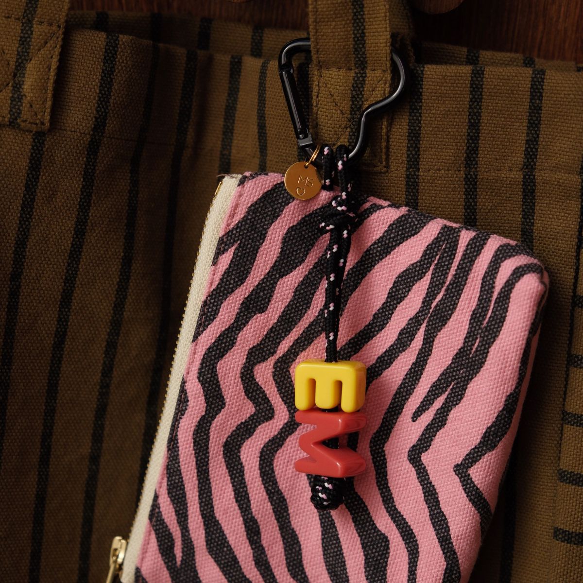 Trousse Zèbre Rose - Marie Starek x Rose in April