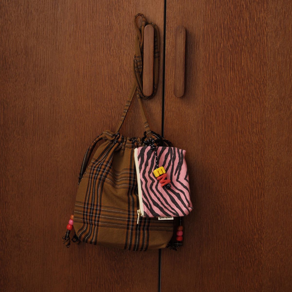 Trousse Zèbre Rose - Marie Starek x Rose in April