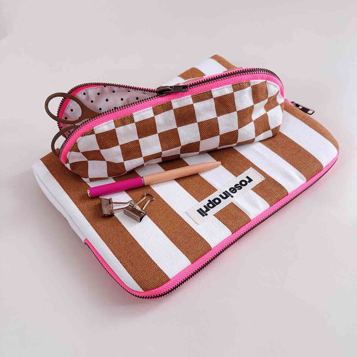 iPad sleeve - Anouk Caramel Stripes