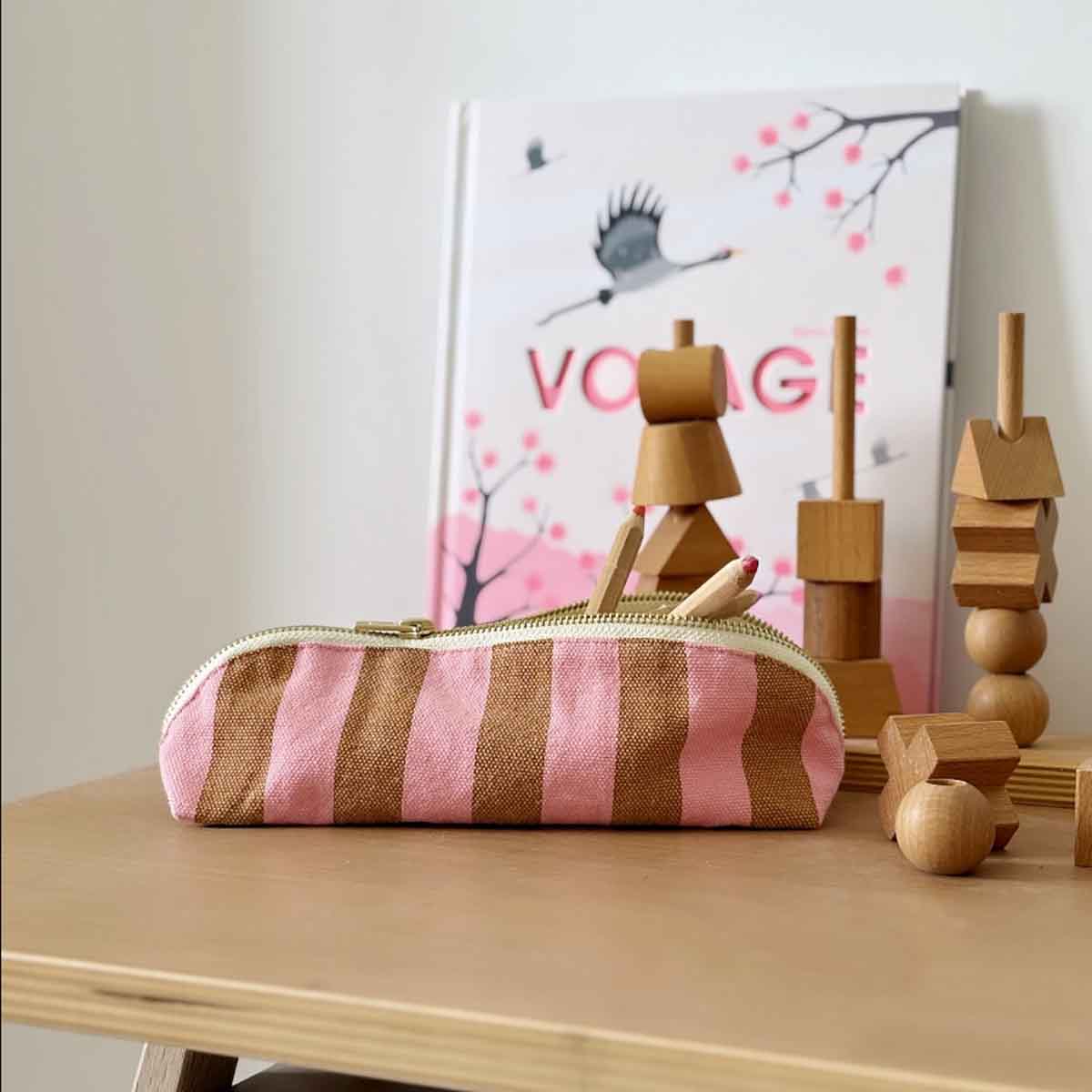 Pencil case - Gaston Caramel / Strawberry Stripes 
