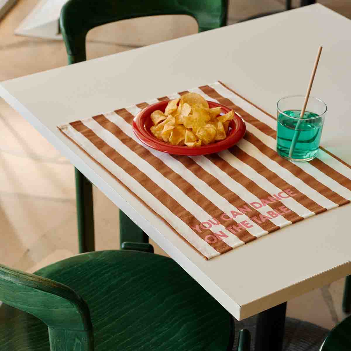 Pack of 2 placemats - Jeannette Stripes Pecan You can dance on the table