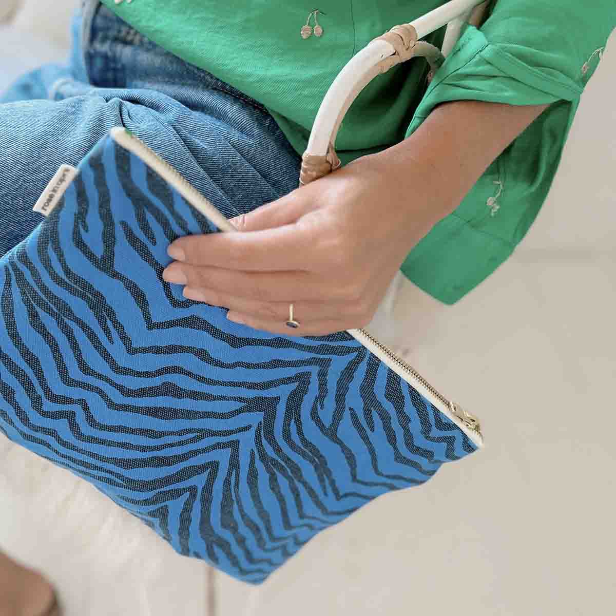 Pochette - Lili Zebrou Greek blue