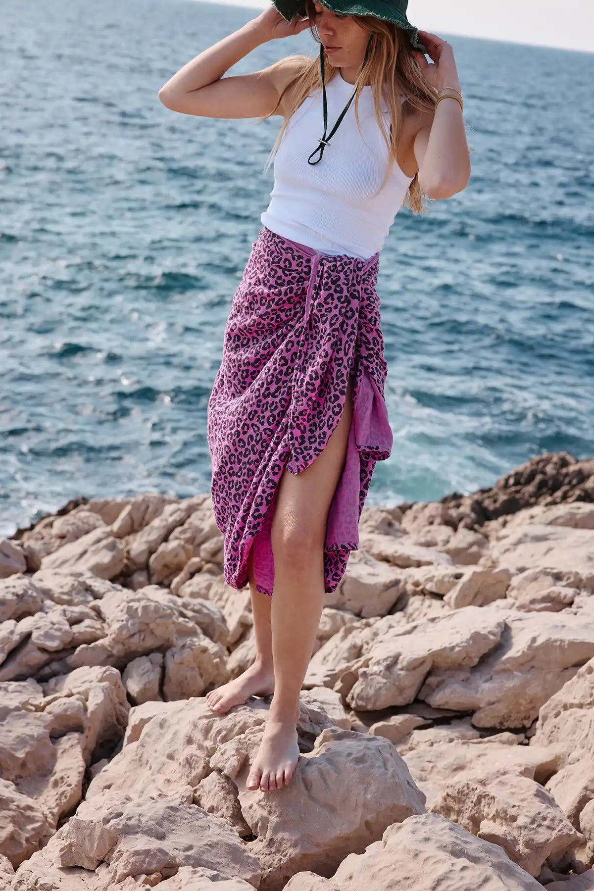 tshirt uni blanc en coton qualité premium pour un style sobre casual tshirt uni blanc en coton qualité premium pour un style sobre casual