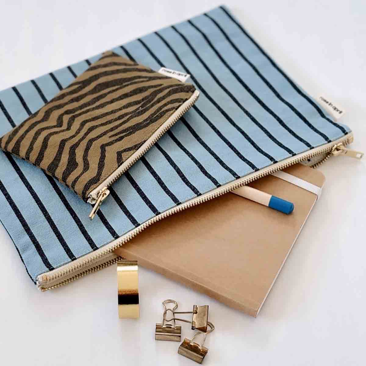 Pochette - Lili Rayures Tennis Blue sky