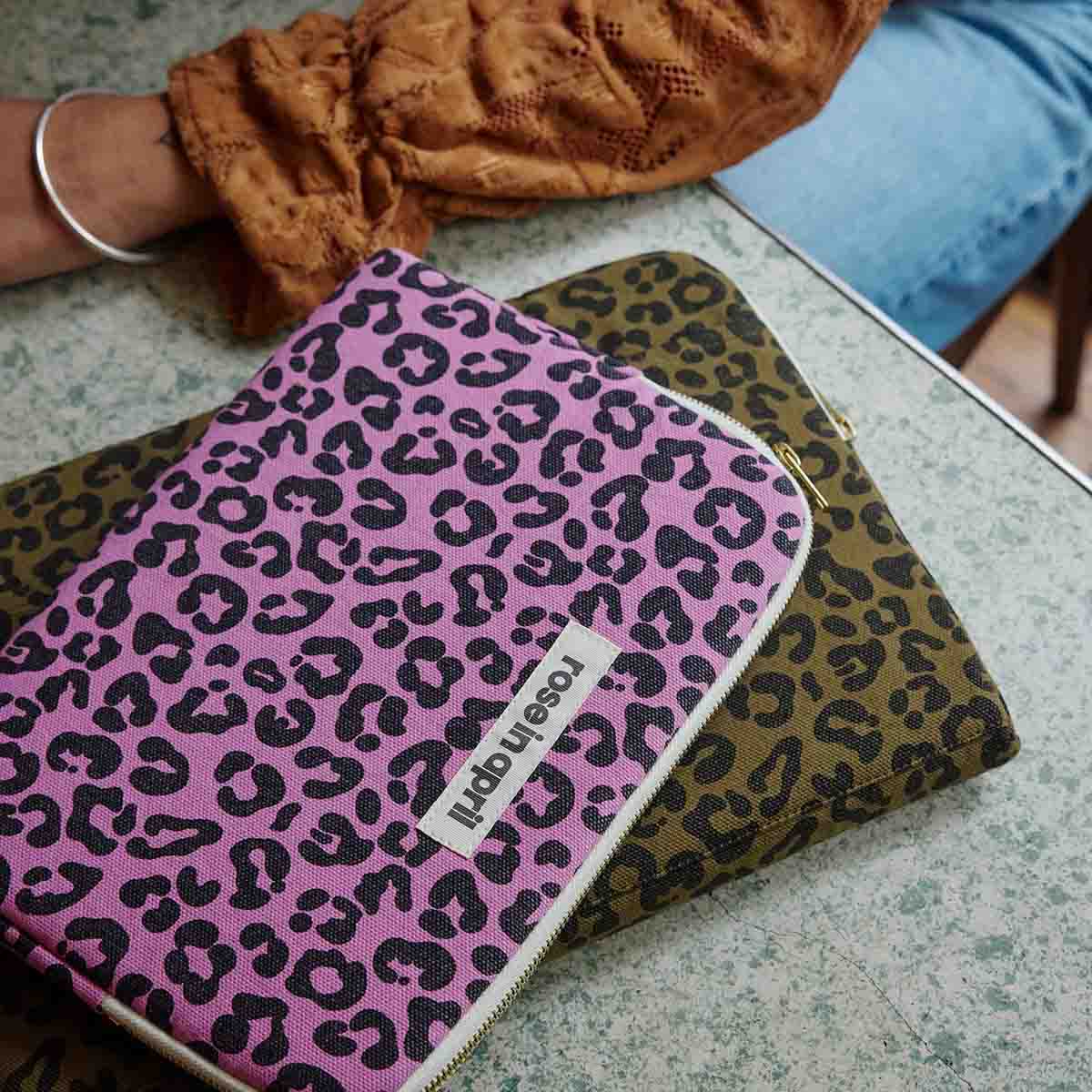 Ipad sleeve - Anouk Graou Orchid