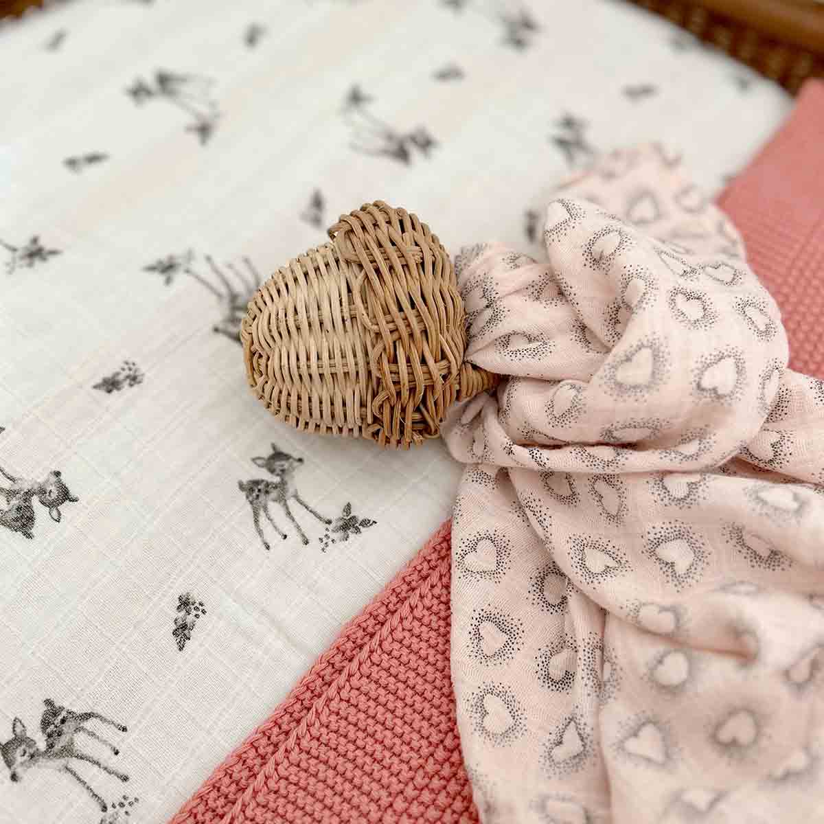 Swaddle - Bianca Dotted heart Light pink