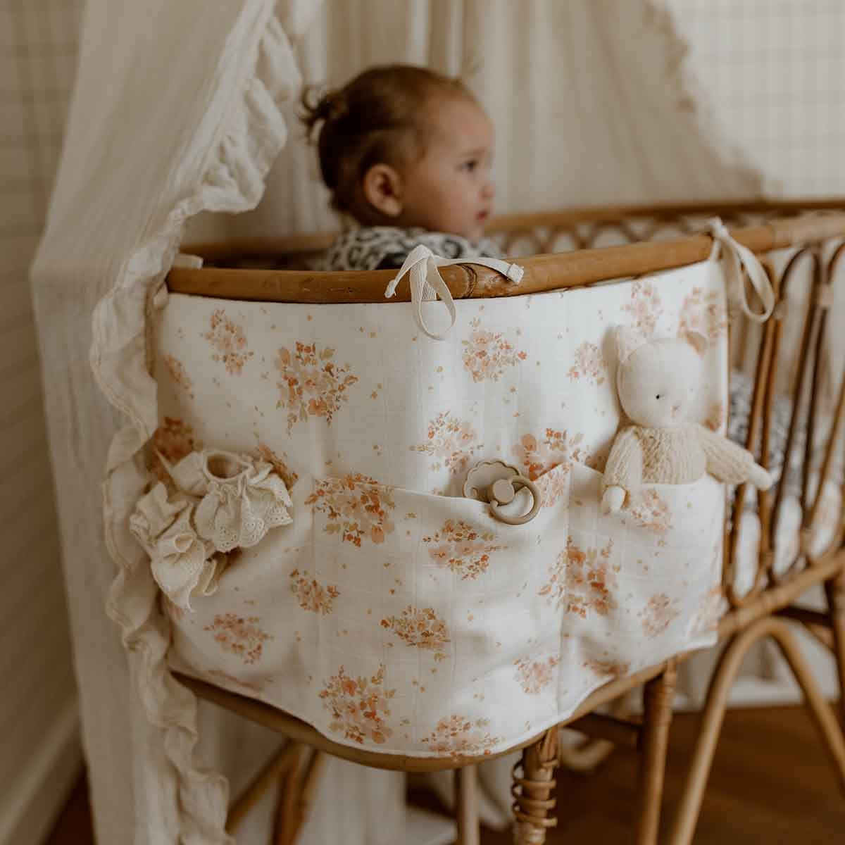 Pouch baby crib hotsell